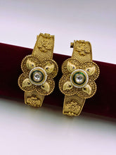 Antique Rajwadi Floral Openable Bangle