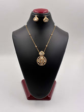 Kundan Royale Round Designer Pendant Set
