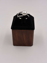 CZ Pearl Linear Finger Ring