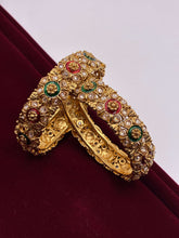 Antique Beautifully Designed Floral Openable Bangle