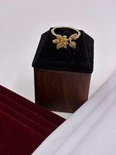 Western Delicate Floral Finger Ring