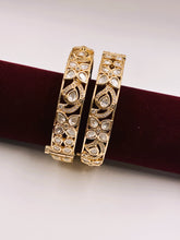 Kundan Splendid openable Bangle