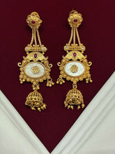 Antique Classic Mother of Pearl Earring