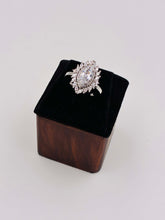 Western Silver Spindle Luxe Finger Ring