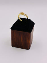 Western CZ-Mother of Pearl Finger Ring