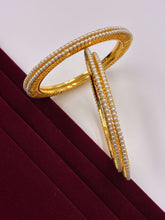 Single Line Designer Pearl Bangle