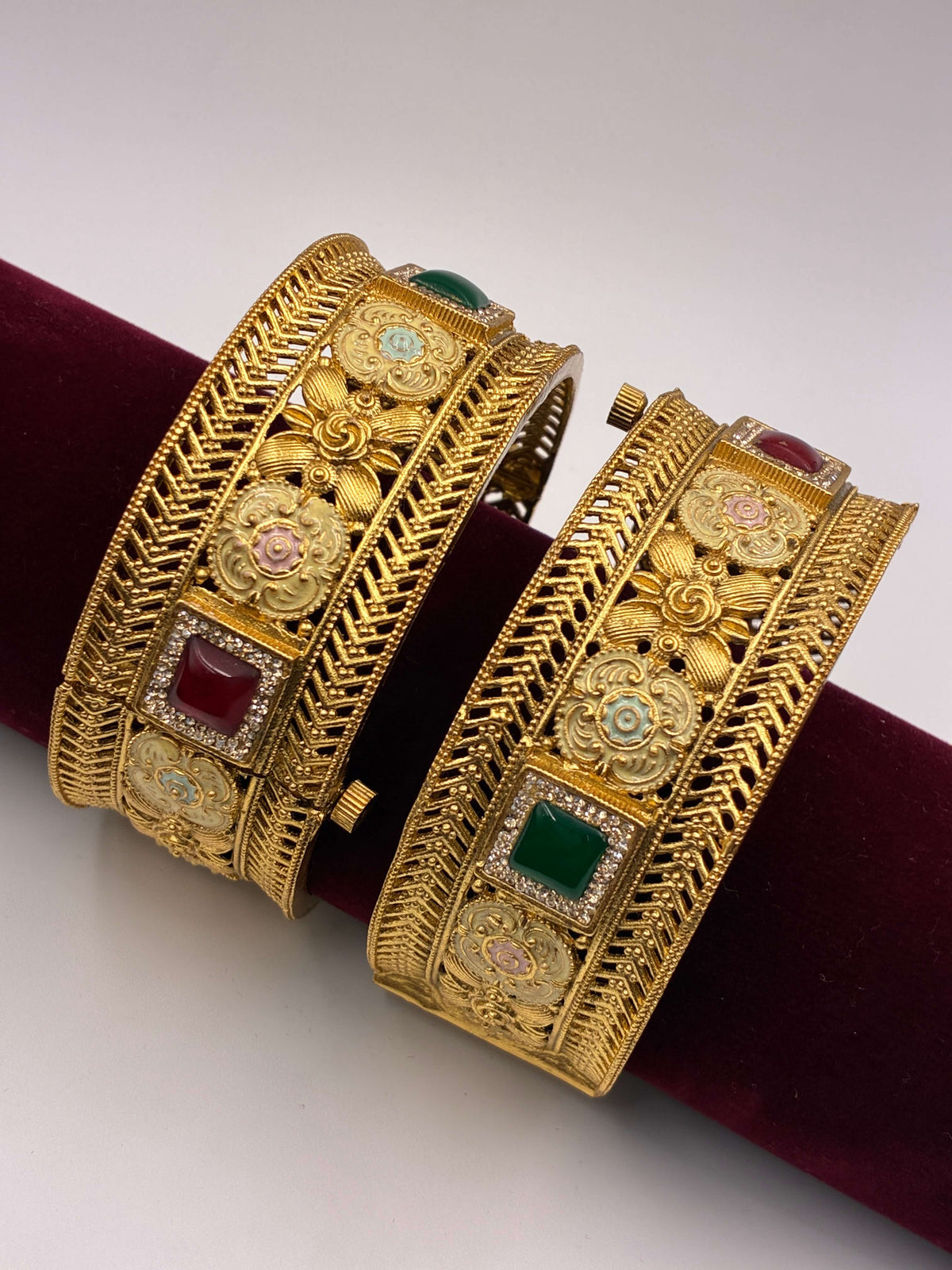 Antique Rajwadi Broad Openable Bangle