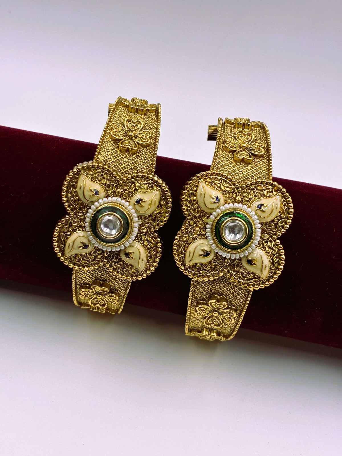 Antique Rajwadi Floral Openable Bangle