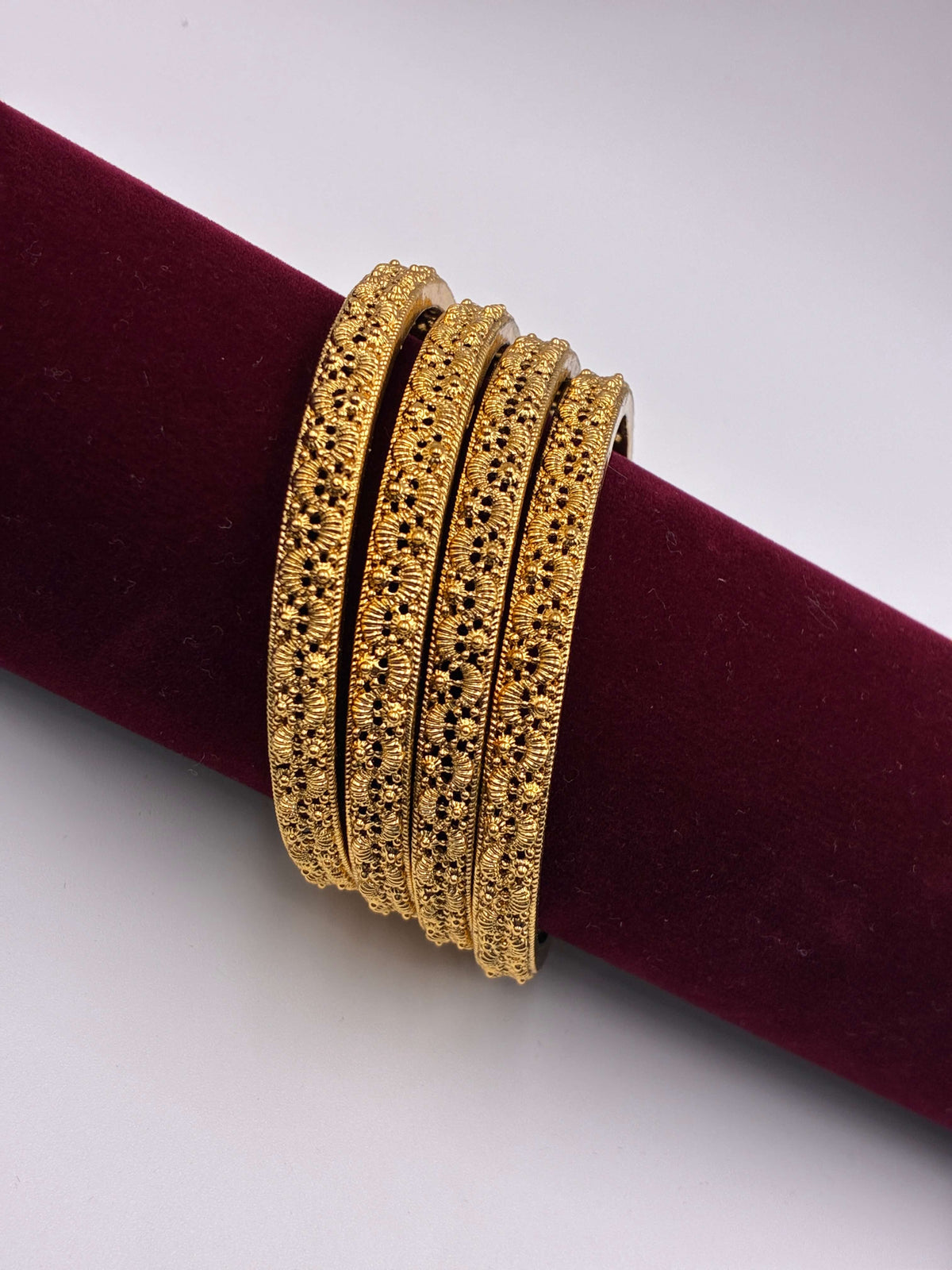 Antique Glorious Goldy Bangle