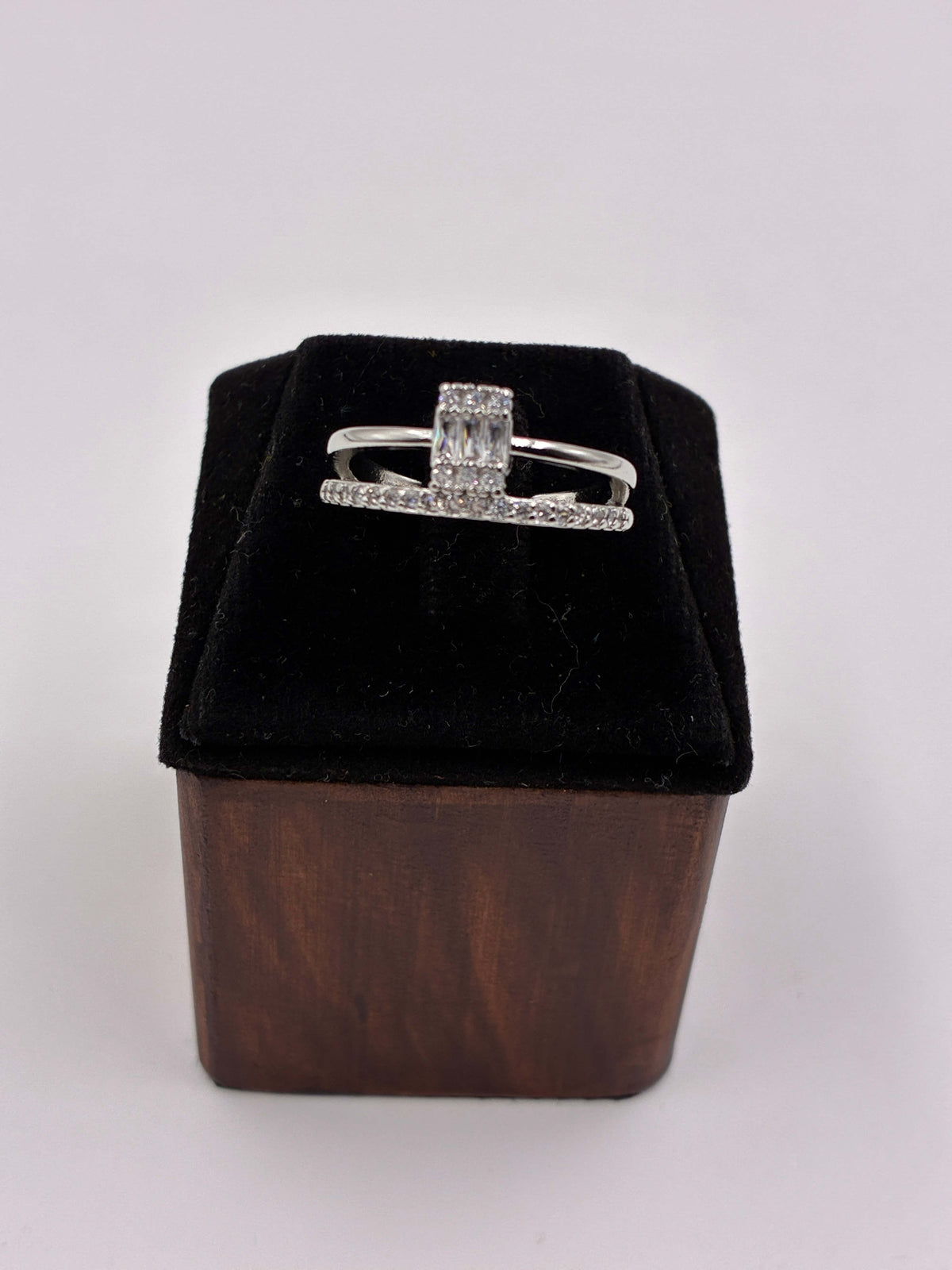 CZ Silver twinkling Finger Ring