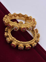 Antique Ruby Green Pacheli Bangle