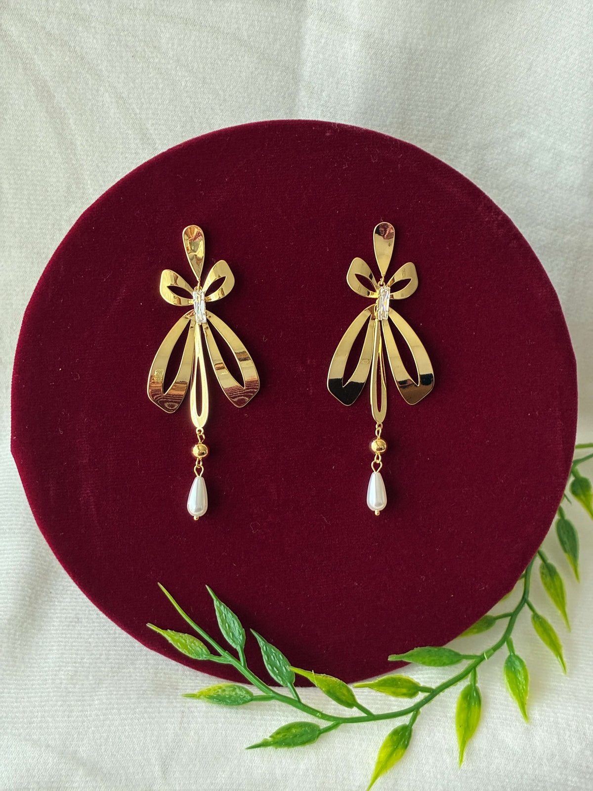 Western Elongated Bloom with Pearl Drop Earring