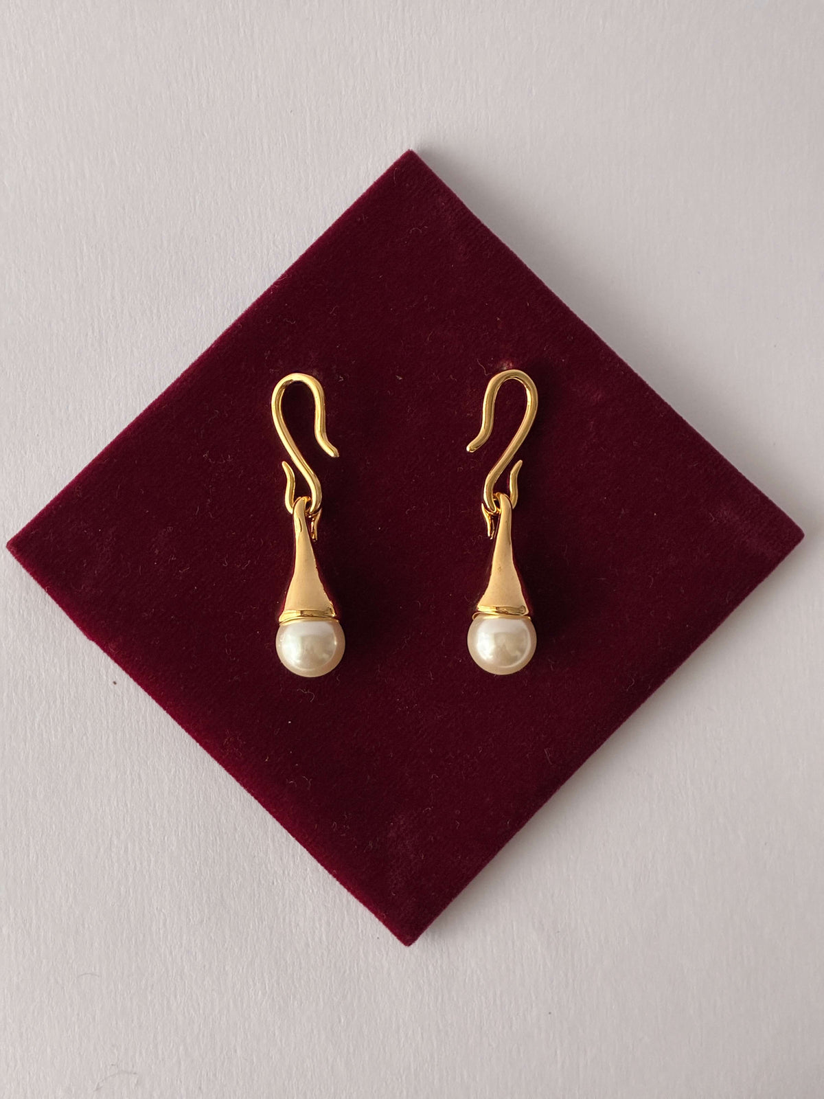 Western, Hook shape Pearl Drop Earring