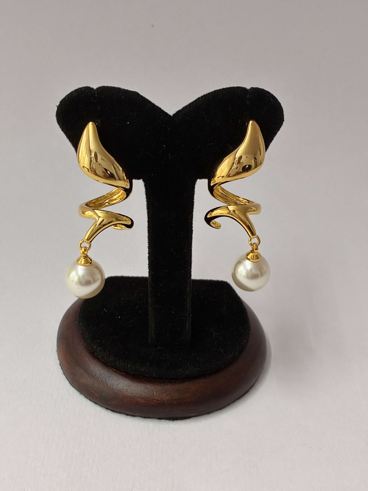 Western, Spiral Pearl Drop Earring