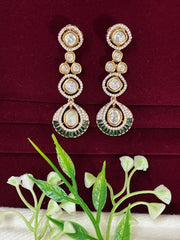Kundan Beautifully studded Emerald Green Earring