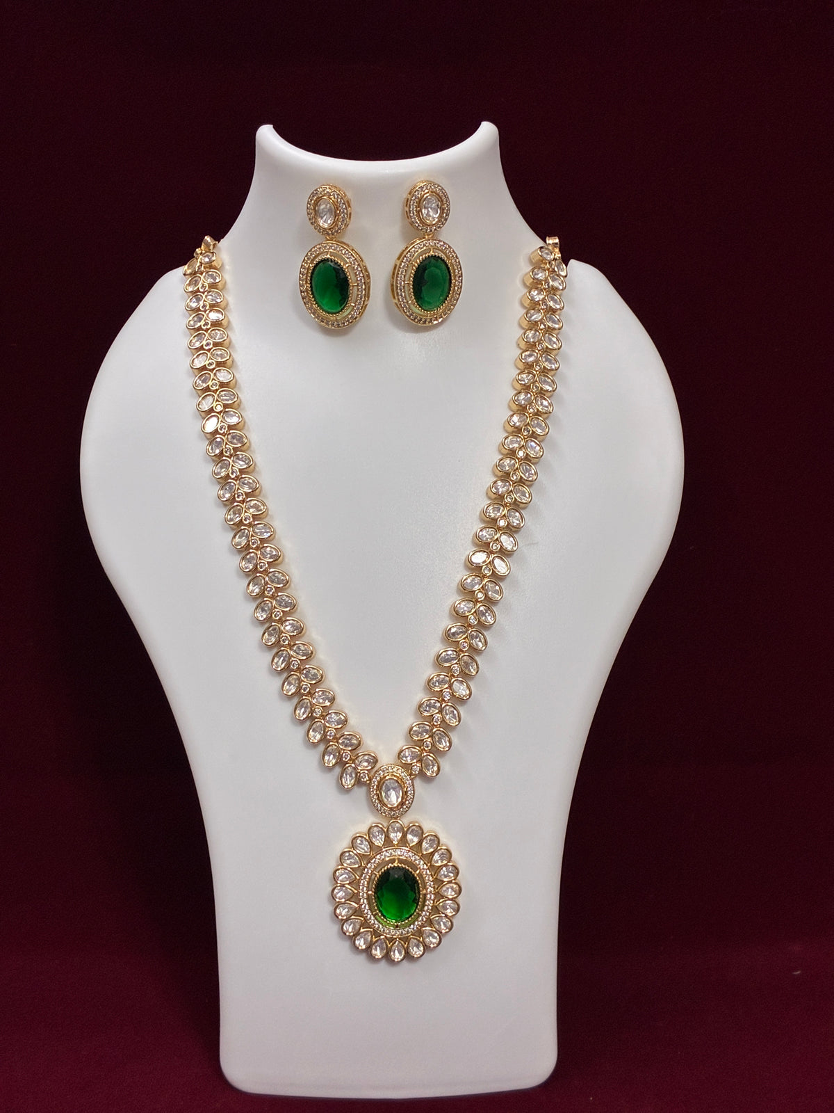 Kundan Emerald Green Elegant Necklace set