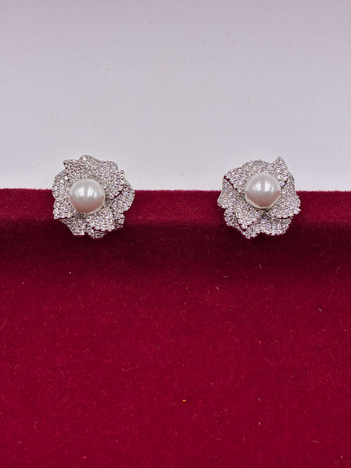 Western Gleaming Bloom Earring