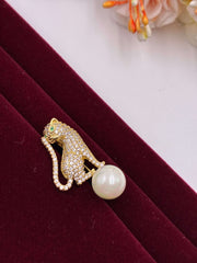 Cute cat Brooch