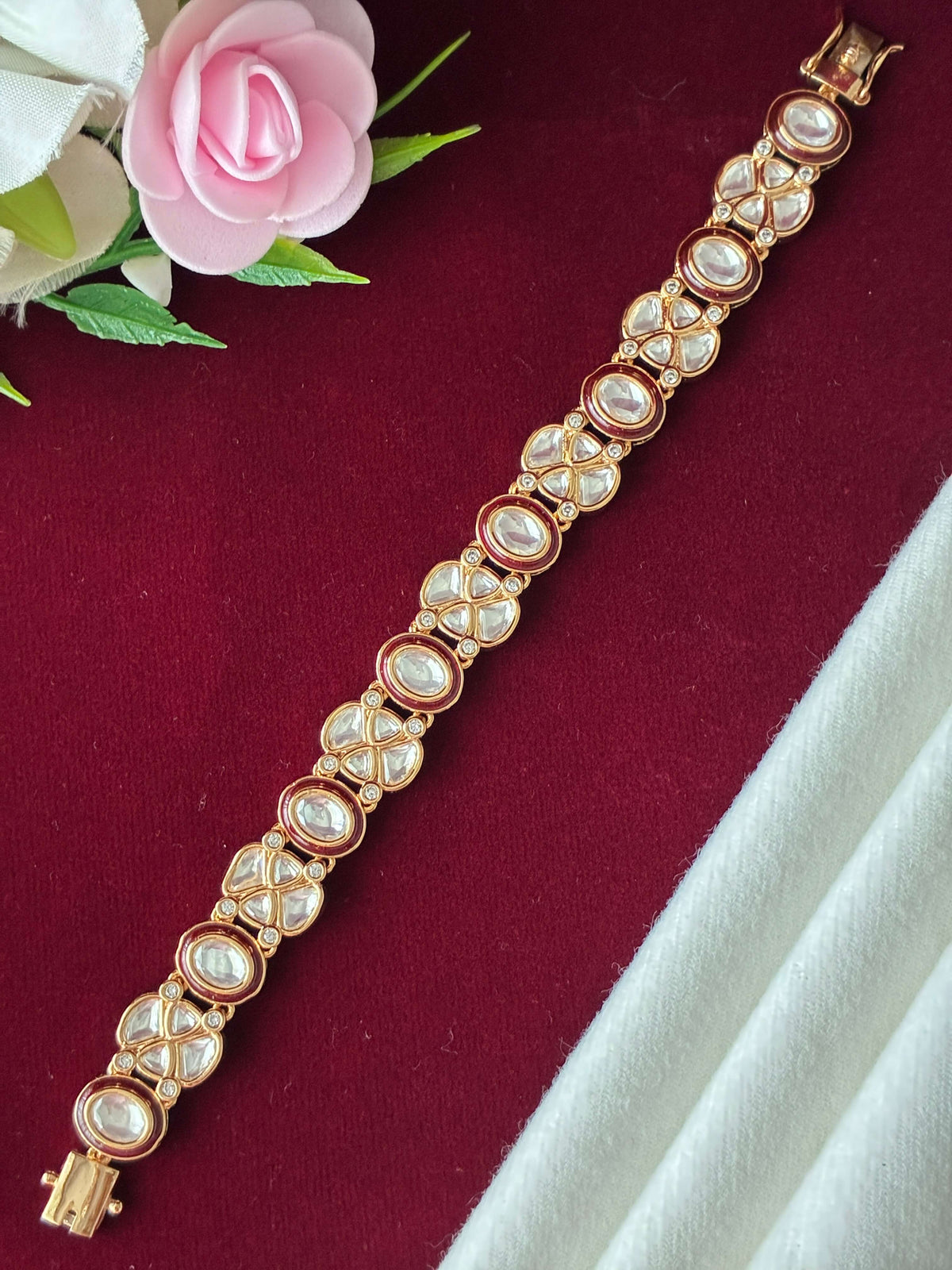 Kundan Elegantly Crafted Meenakari Bracelet