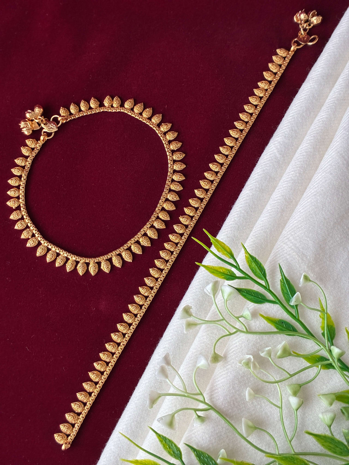 Antique Leaf Drop Payal