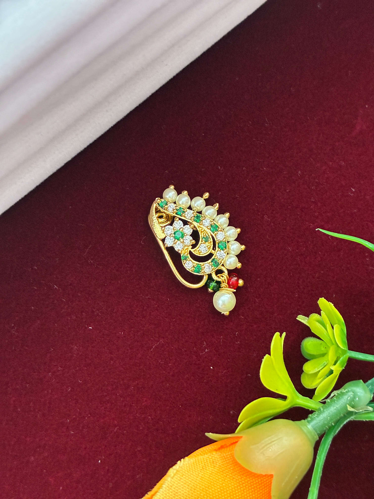 Antique Emerald Green Polki Nose Ring