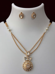 Kundan Circular Pendant set