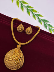 Antique Pear Shape Golden Pendant set