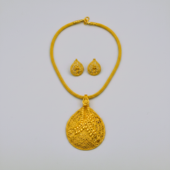 Antique Pear Shape Golden Pendant set