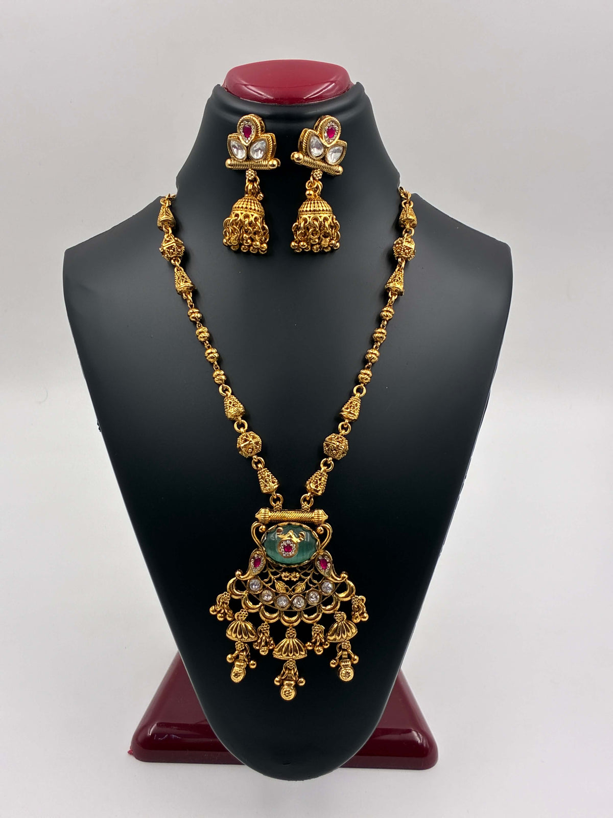 Antique Ruby Mint Heritage Pendant set