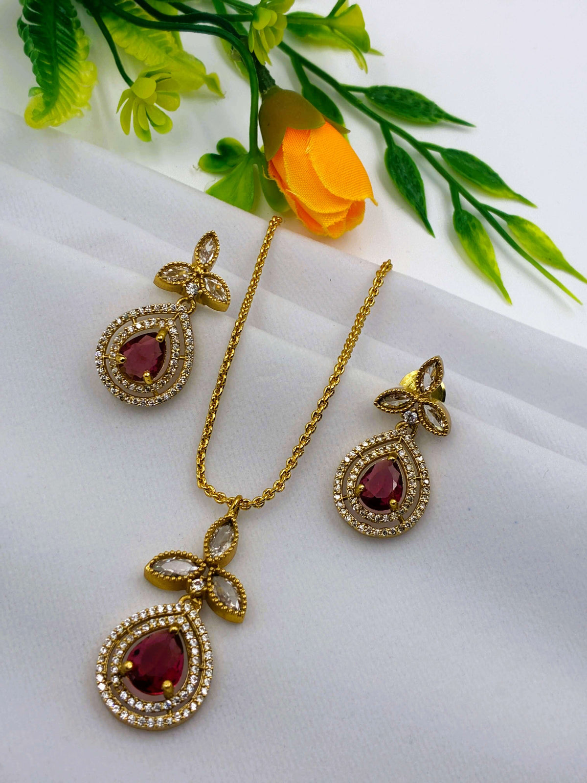 Antique Ruby Drop Pendant set