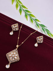 Kundan Kite Shape Designer Pendant Set