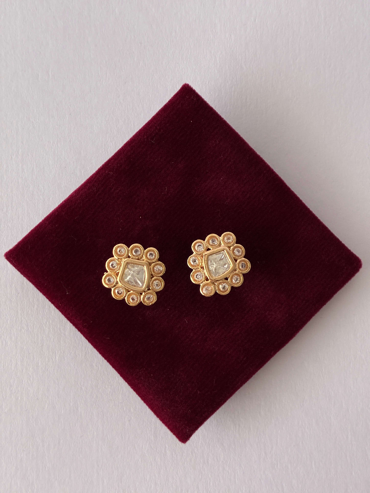 Kundan White Classic Stud Earring