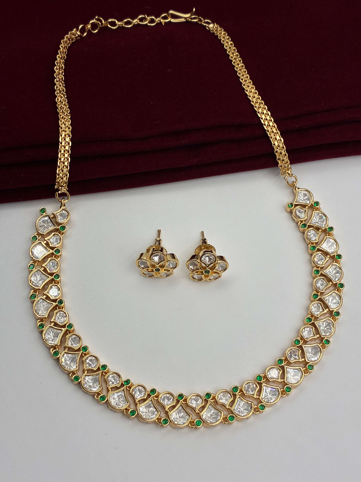 Kundan Emerald Elegant Line Necklace set