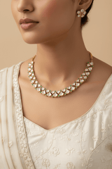 Kundan Emerald Elegant Line Necklace set
