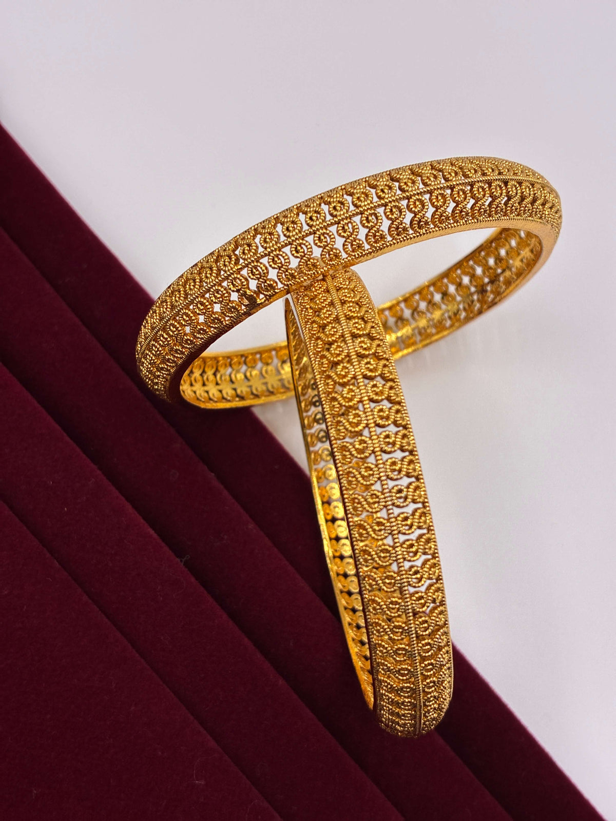 Antique Spiral Series Broad Bangle