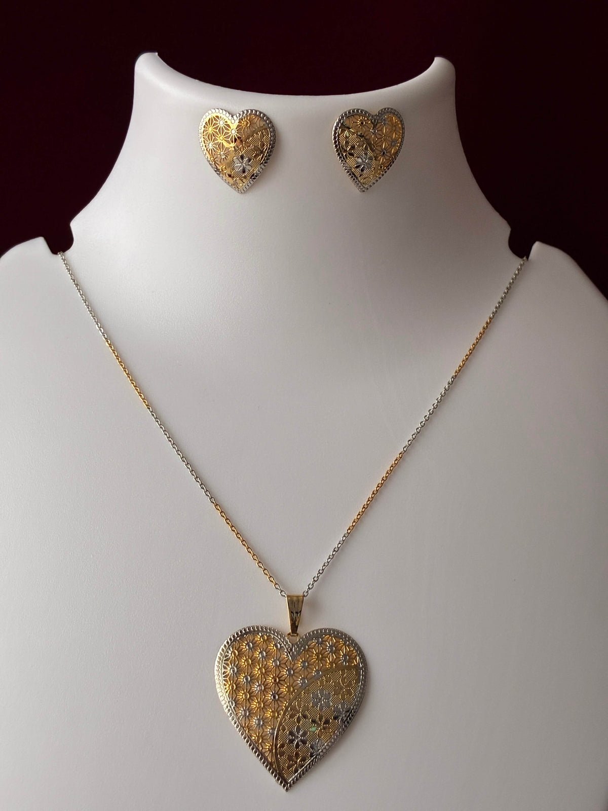 Delicate Heart shape CNC Pendant Set