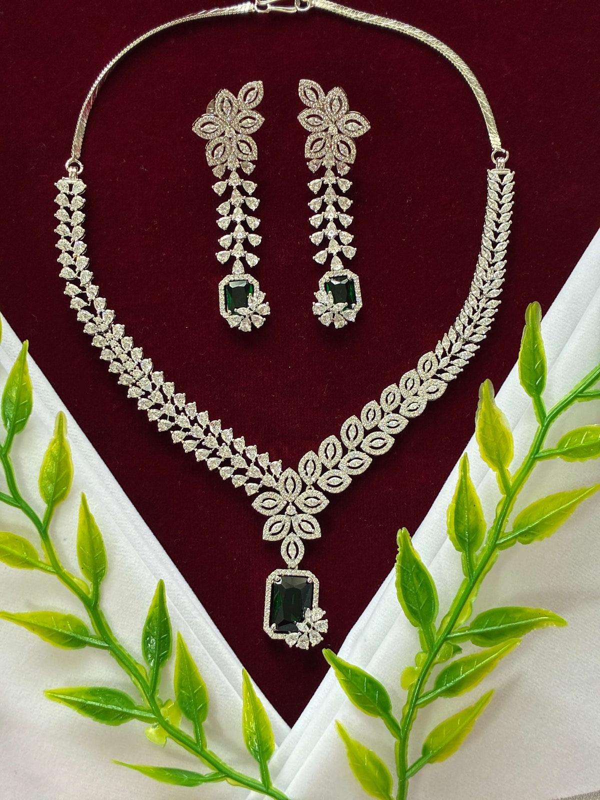 CZ Emerald White Splendid Necklace set
