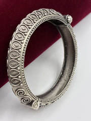 Oxidised Openable Traditional Kada