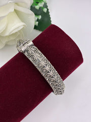 Oxidised Openable Traditional Kada